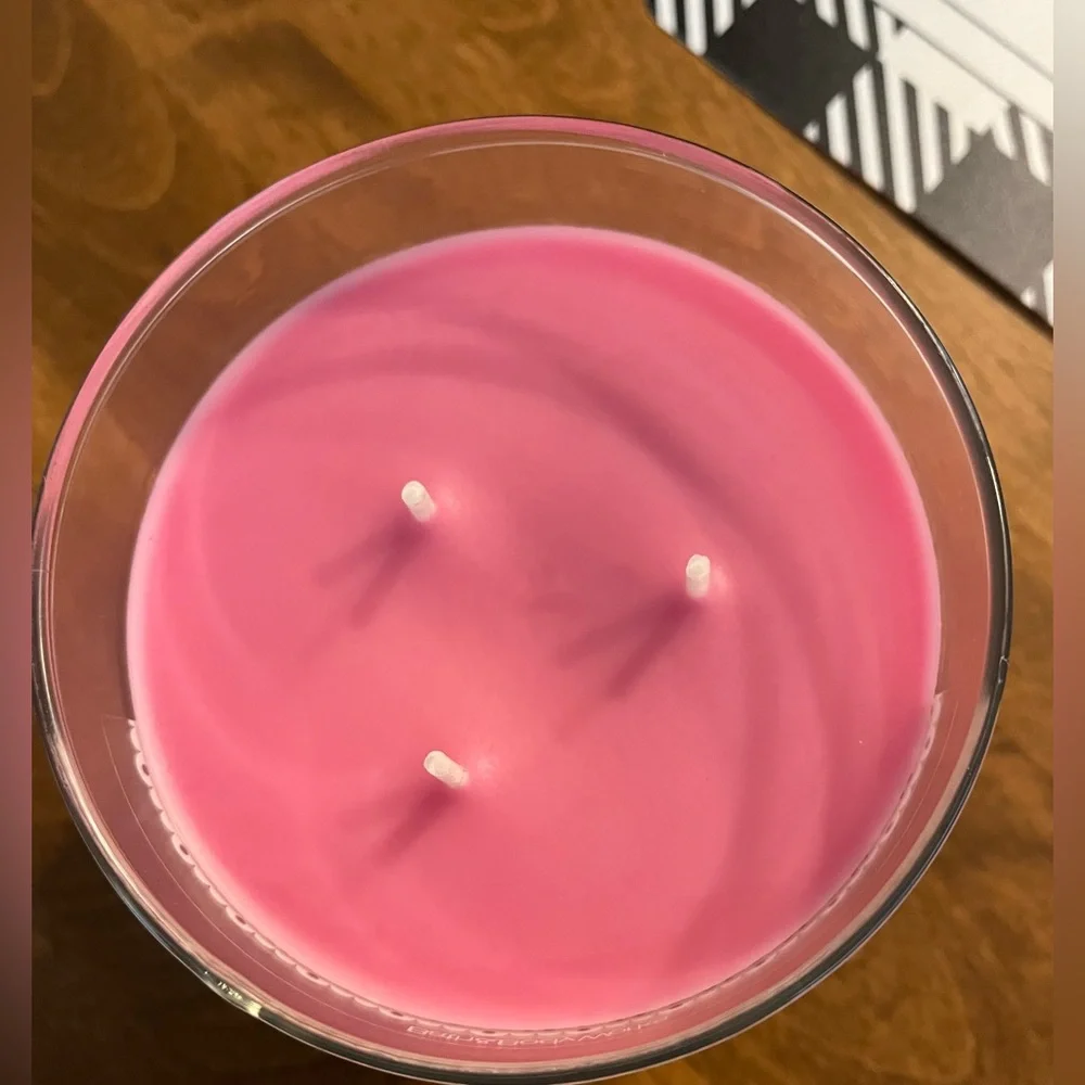 Bath & Body Works 'Tis The Season Candle Limited Edition 3 Wick New